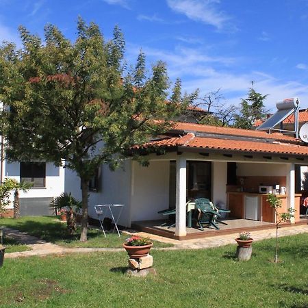 Apartments With A Parking Space Umag - 7666 Exterior foto