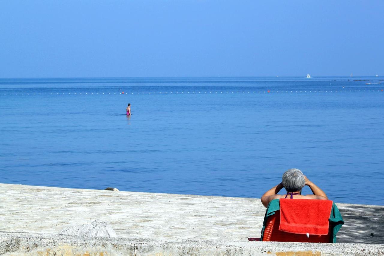 Apartments With A Parking Space Umag - 7666 Exterior foto