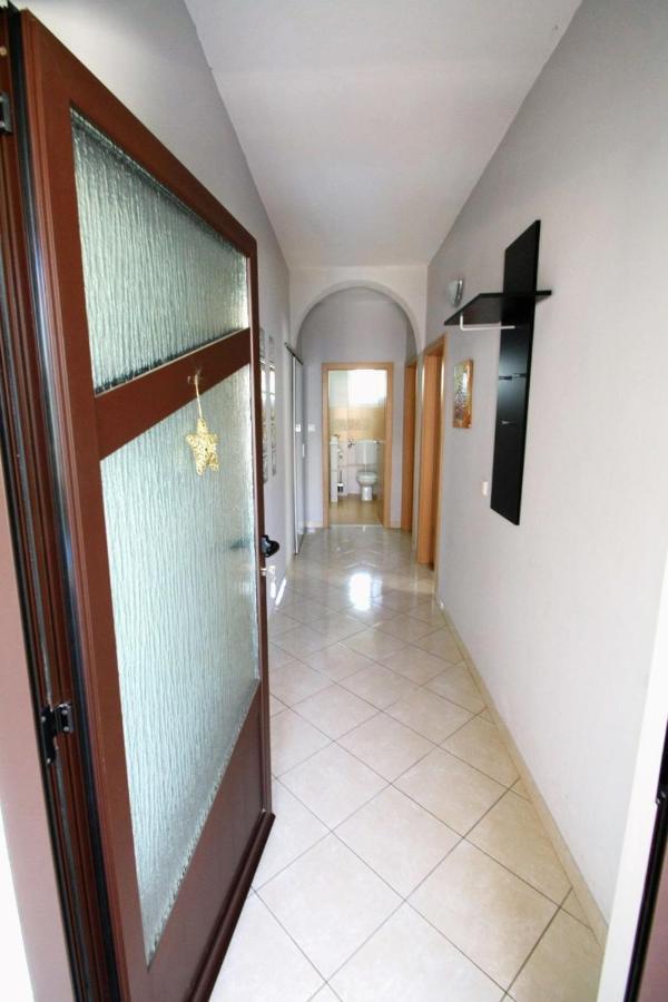 Apartments With A Parking Space Umag - 7666 Exterior foto