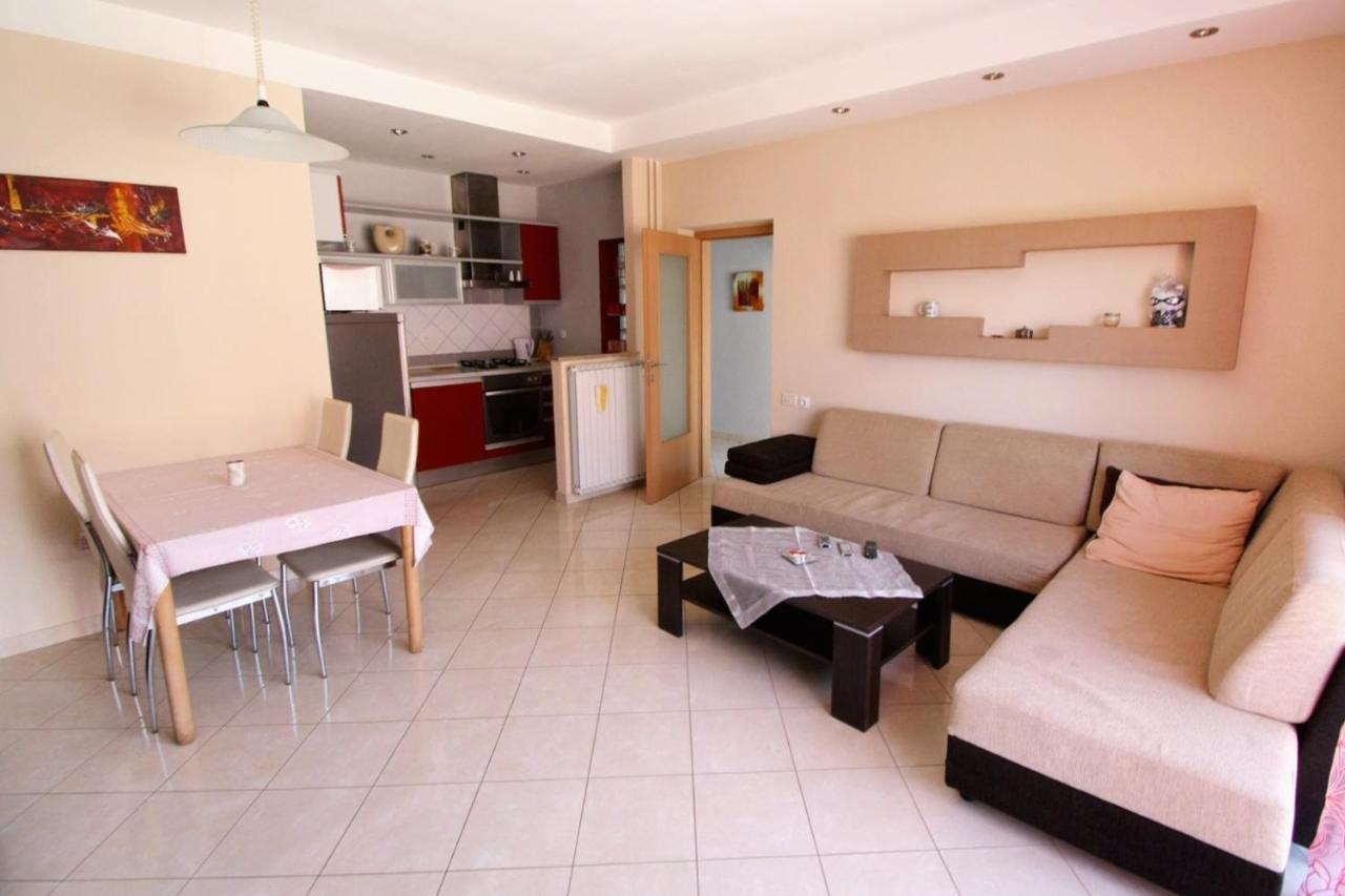 Apartments With A Parking Space Umag - 7666 Exterior foto