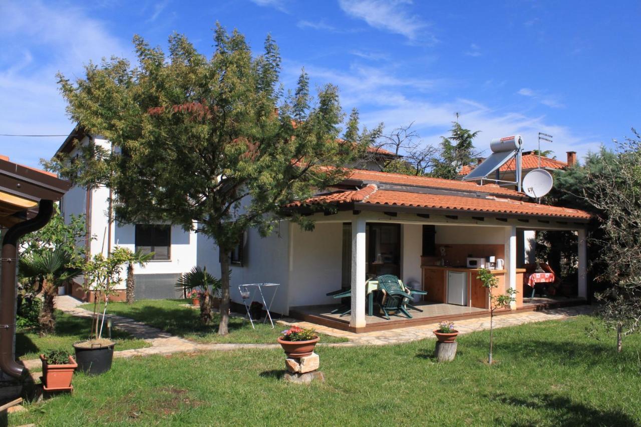 Apartments With A Parking Space Umag - 7666 Exterior foto
