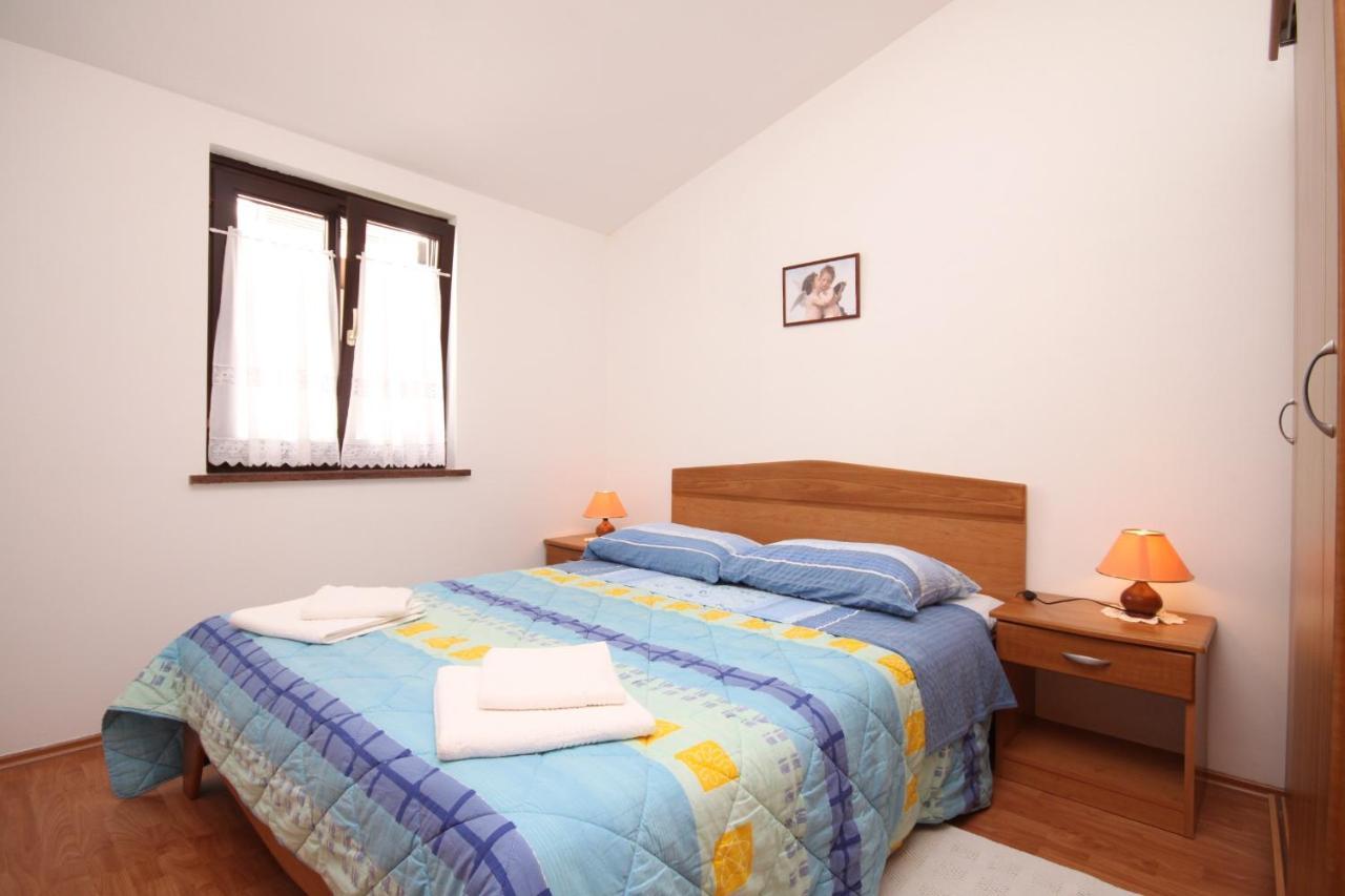Apartments With A Parking Space Umag - 7666 Exterior foto