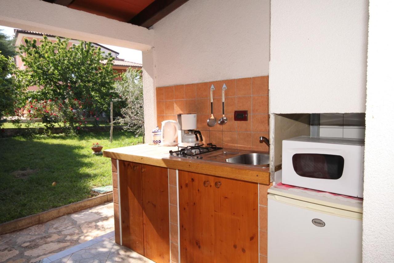 Apartments With A Parking Space Umag - 7666 Exterior foto
