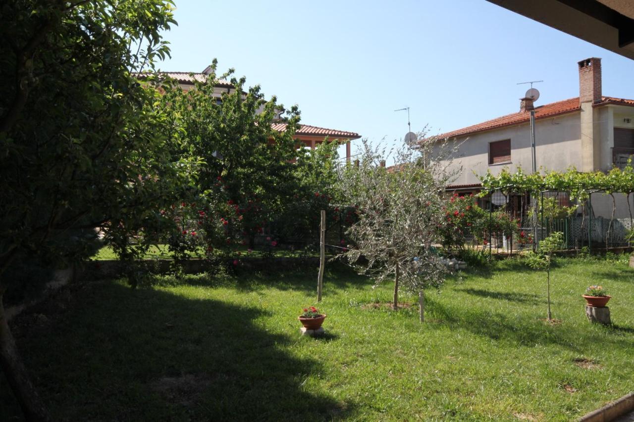 Apartments With A Parking Space Umag - 7666 Exterior foto