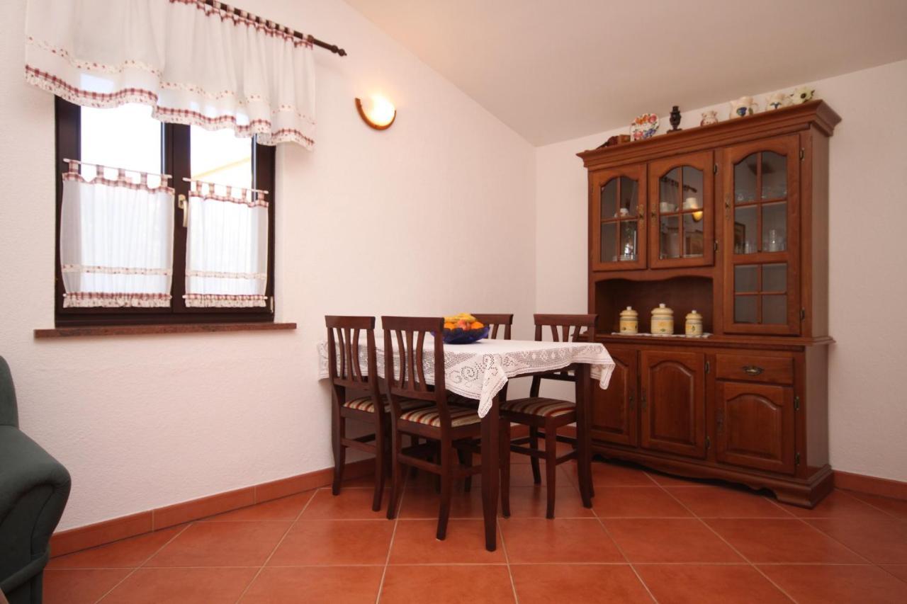 Apartments With A Parking Space Umag - 7666 Exterior foto